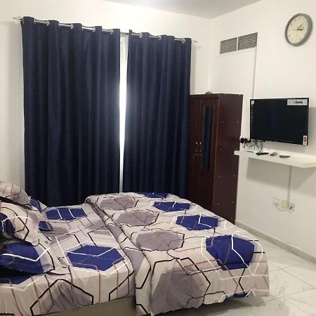 Apartment In Ajman,Furnished Studio Екстериор снимка