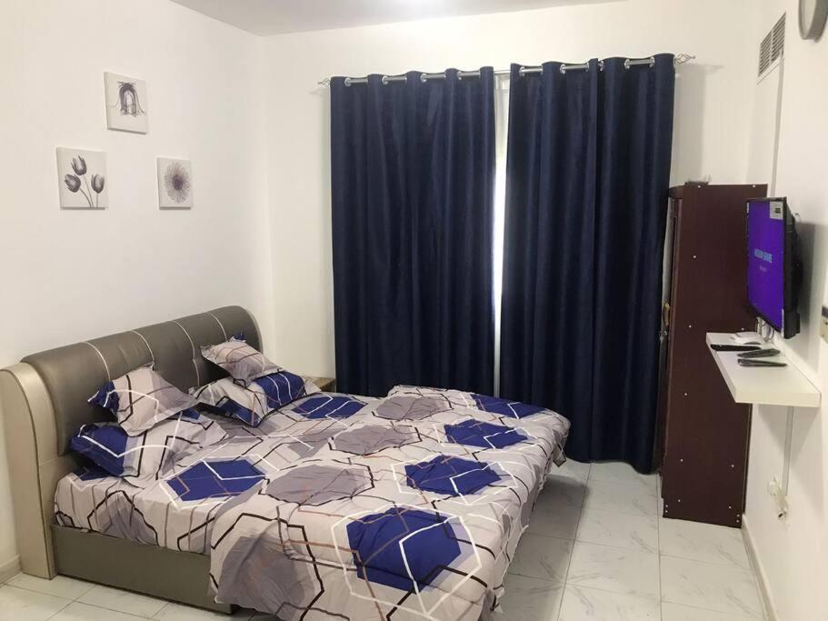 Apartment In Ajman,Furnished Studio Екстериор снимка